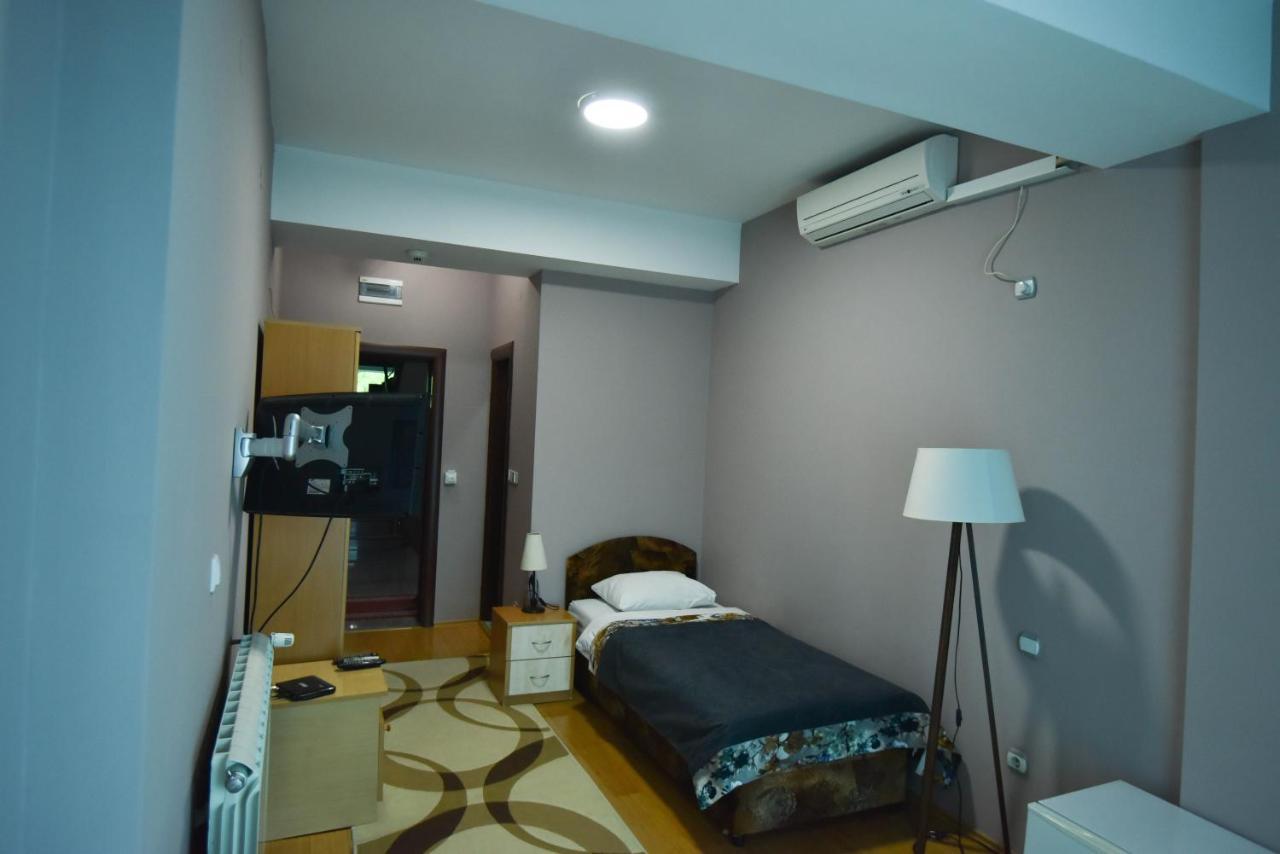 Hotel Gold Плевля Екстериор снимка